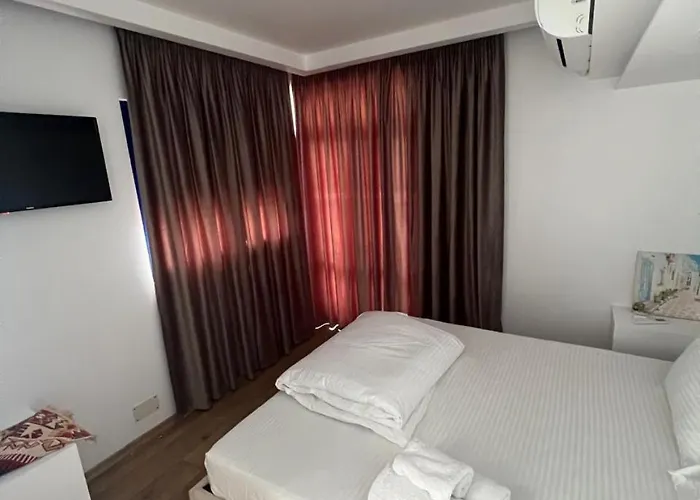 Blue Balcony 3* Golem (Tirana)