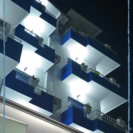 Otel Blue Balcony Golem (Tirana)